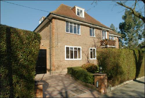 09 Vivian Way a